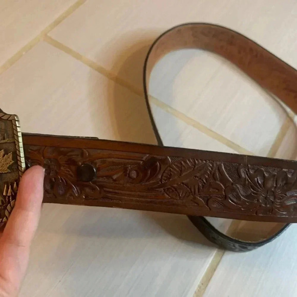 Western Heritage Calgary Big Buckle and Belt Brown Leather 34 - Picture 8 of 9